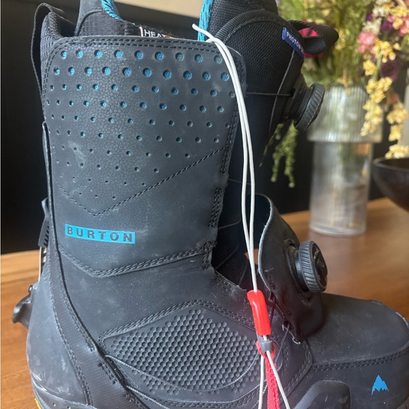 Burton Black and Blue Snowboard Boots - Picture 1 of 2